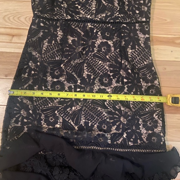 Black lace cocktail midi dress with ruffles - Picture 11 of 12